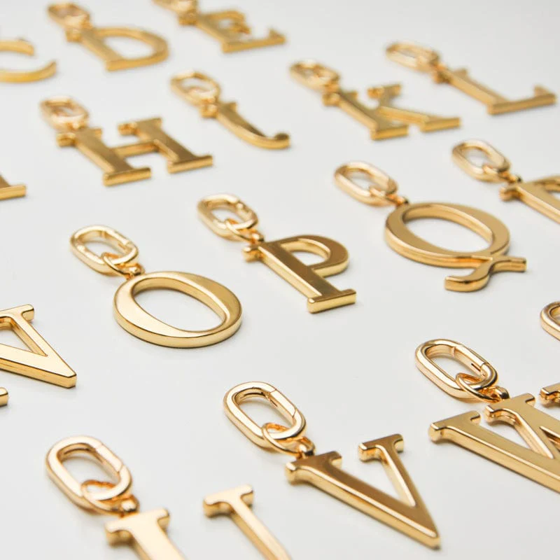 O - Gold Metal Letter Keyring - Image 4
