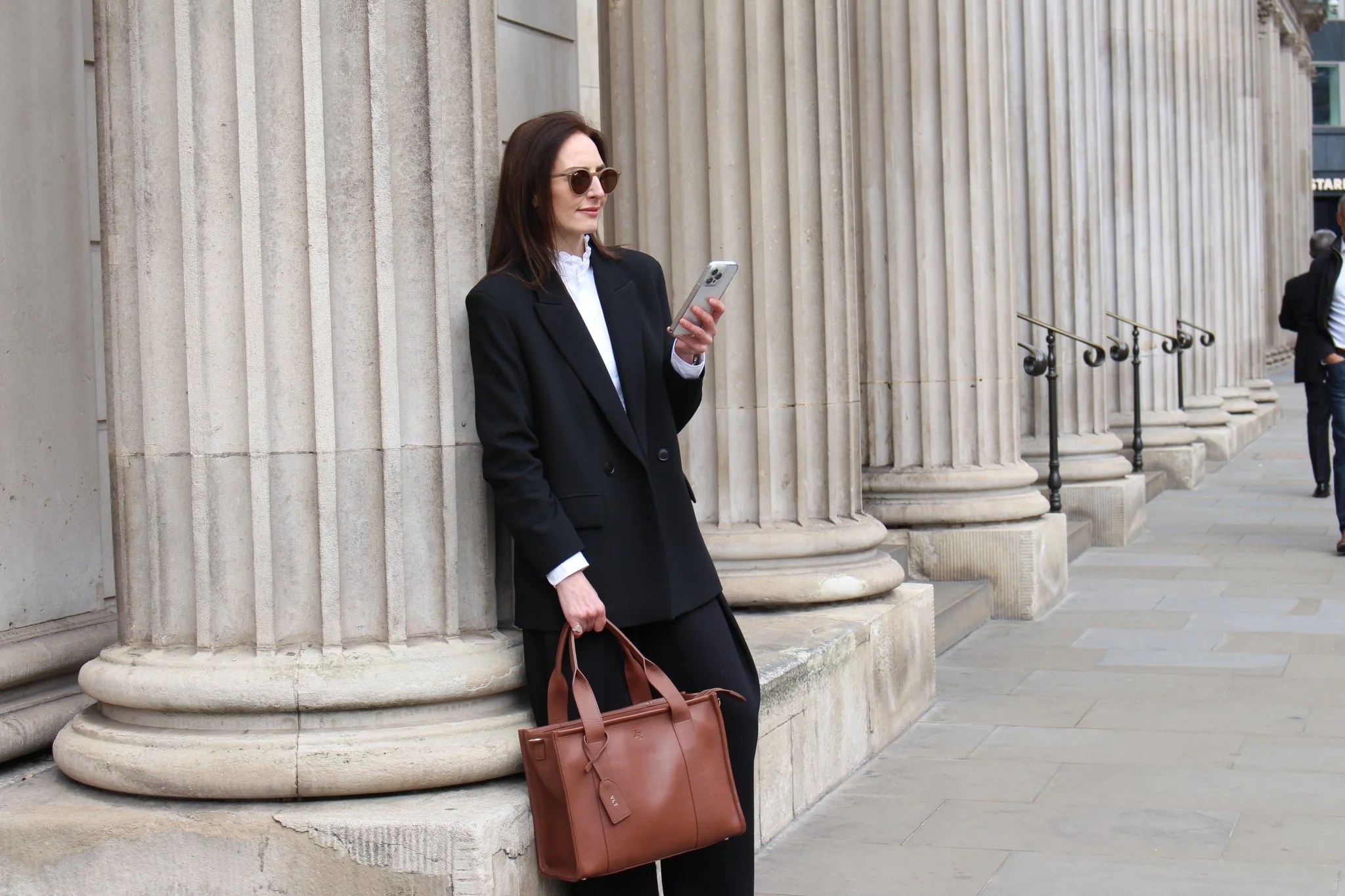 Maxi Taylor Luxe Leather Tote Bag - Tan - Image 4